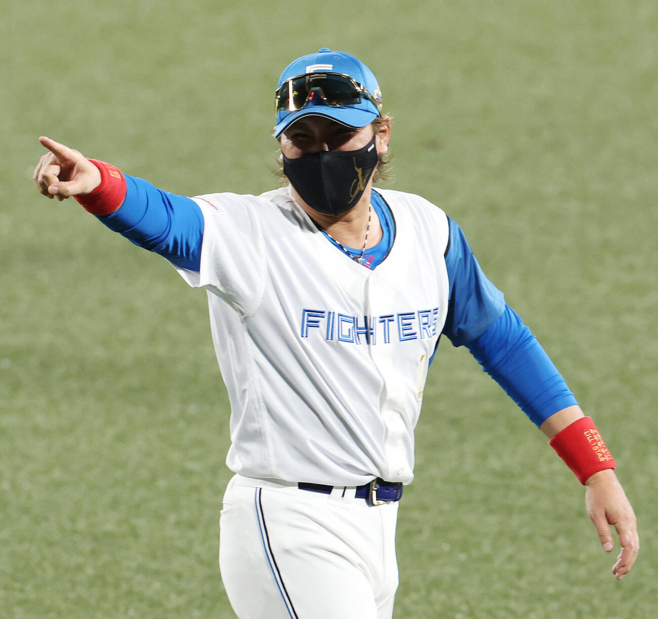 全パ対全セ　試合後、笑顔を見せる日本ハム新庄剛志監督（撮影・宮地輝）