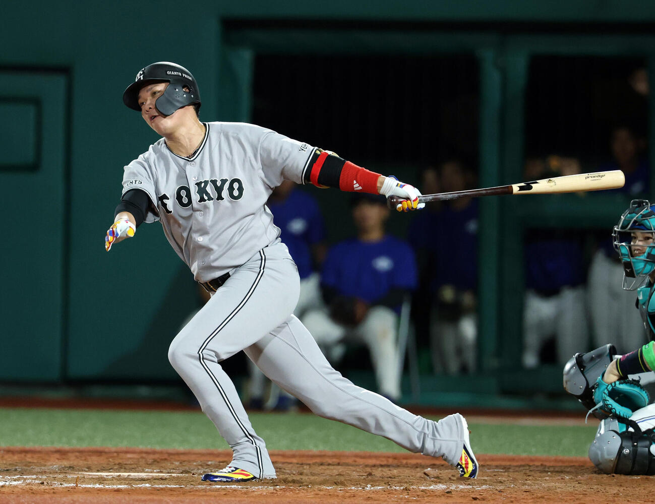 全パ対全セ　9回表全セ無死、坂本勇人は左前打を放つ（撮影・浅見桂子）