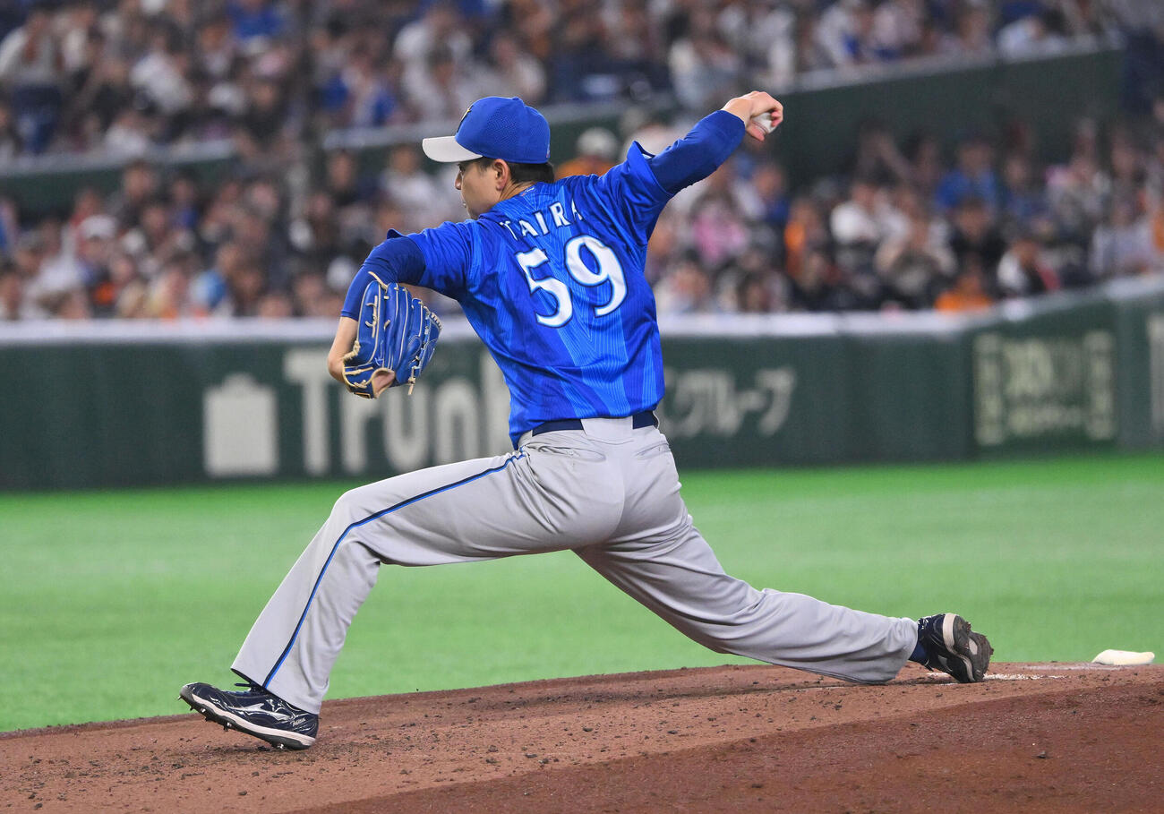 巨人対DeNA DeNA先発の平良拳太郎（撮影・滝沢徹郎）