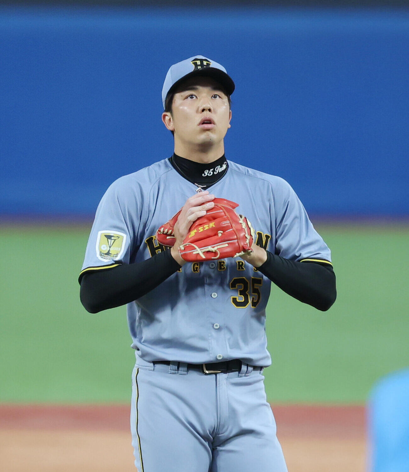 ヤクルト対阪神　1回裏ヤクルト無死、長岡秀樹に本塁打を浴びる才木浩人（撮影・増田悦実）