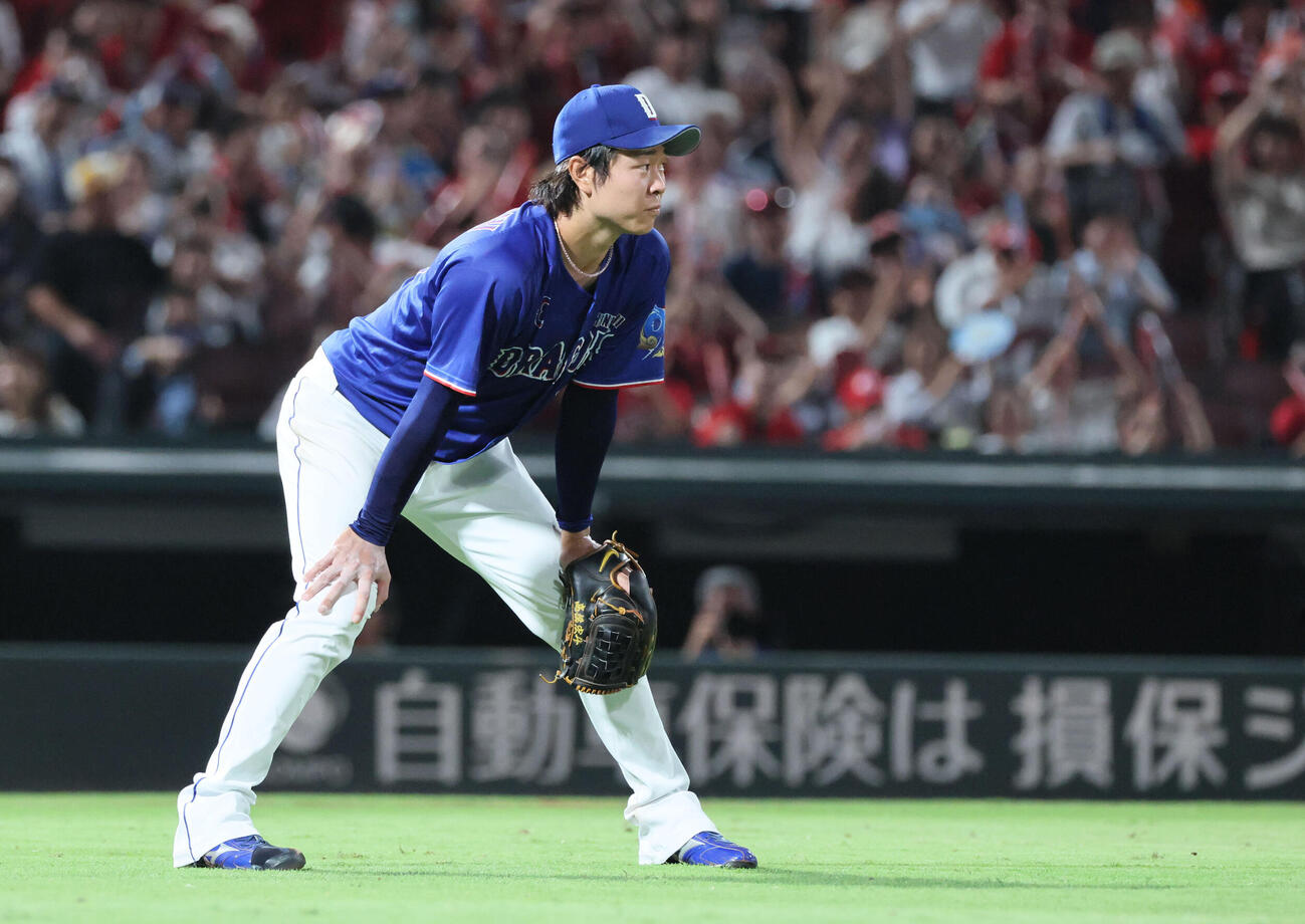 広島対中日　7回裏広島1死二、三塁、佐々木泰の投ゴロを高橋宏斗が一塁へ悪送球、三走の代走大盛穂が生還（撮影・加藤孝規）