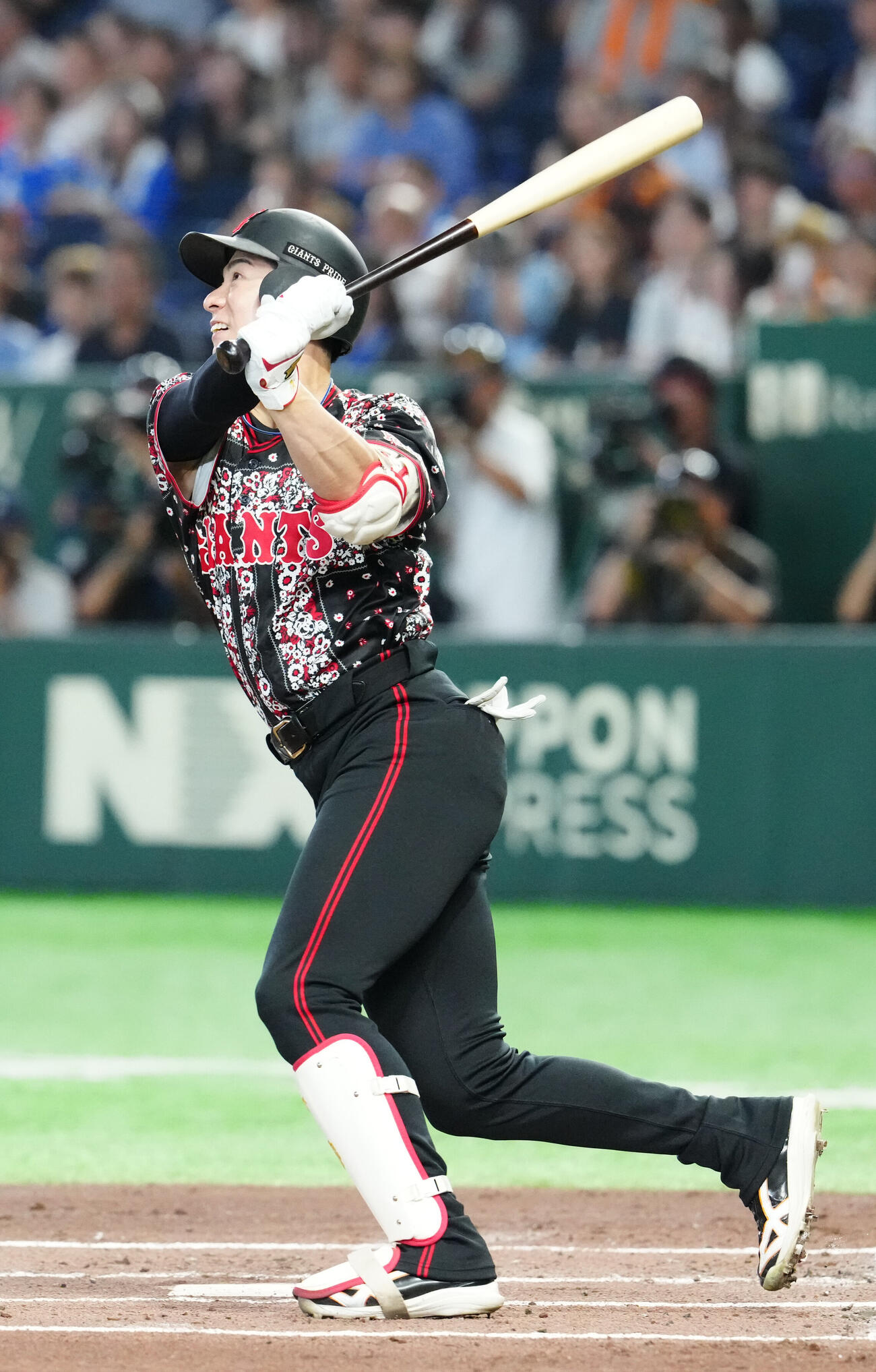 巨人対DeNA 1回裏巨人1死、先制本塁打を放つ松本剛（撮影・江口和貴）