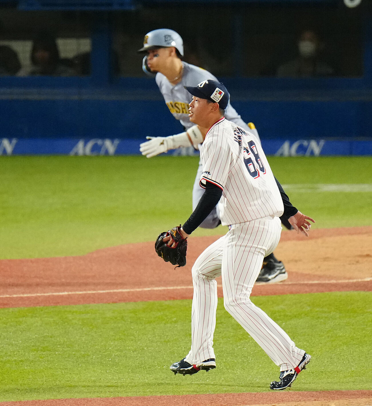 ヤクルト対阪神　7回表阪神2死一、二塁、佐藤輝明に適時二塁打を浴びる丸山翔大（撮影・鈴木みどり）