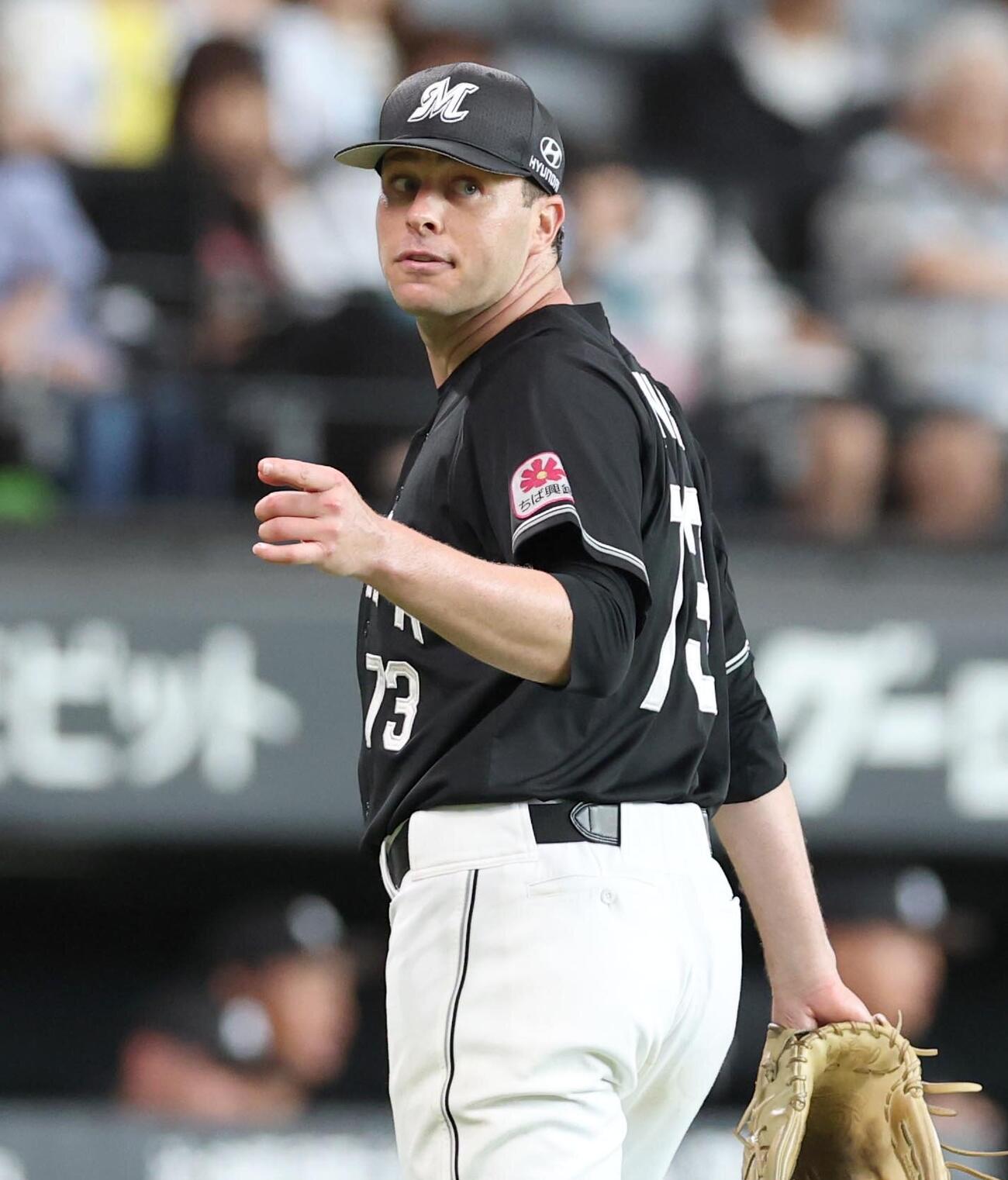 日本ハム対ロッテ　1回裏、無失点に抑えるロング（撮影・黒川智章）
