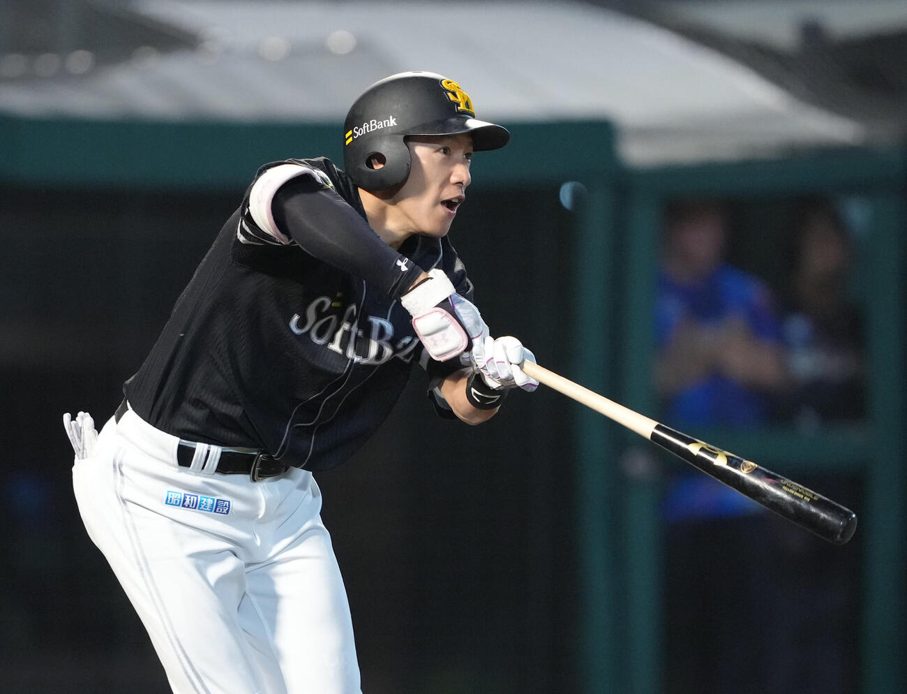楽天対ソフトバンク　4回表ソフトバンク1死三塁、柳田悠岐は右前適時打を放つ（撮影・足立雅史）