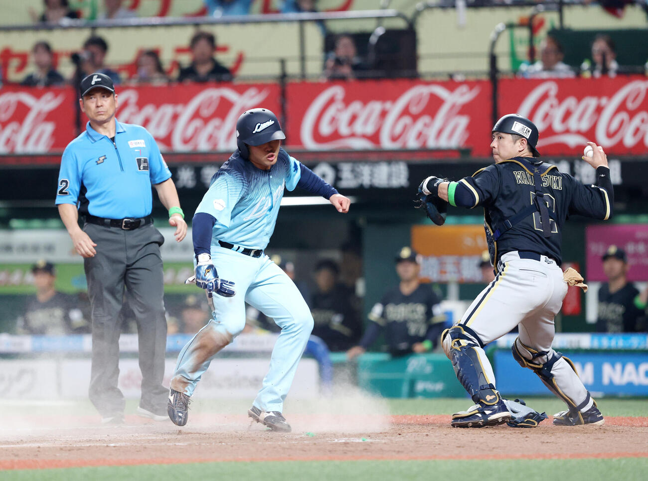西武対オリックス　7回裏西武1死一塁、林安可の同点適時二塁打で生還し雄たけびを上げる蛭間拓哉（撮影・河田真司）