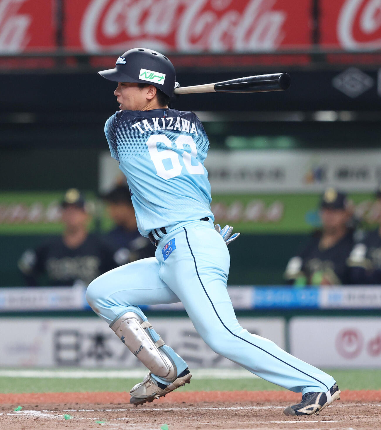 西武対オリックス　8回裏西武無死満塁、2点適時打を放つ滝沢夏央（撮影・河田真司）