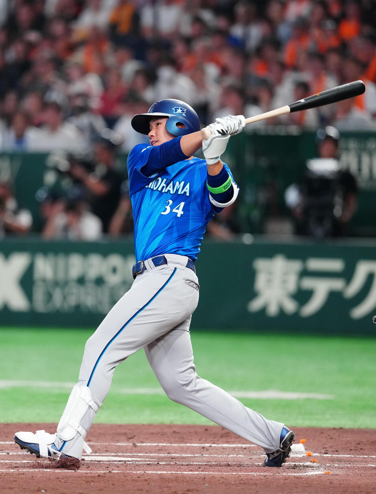 巨人対DeNA 2回表DeNA1死満塁、満塁本塁打を放つ宮下朝陽（撮影・江口和貴）