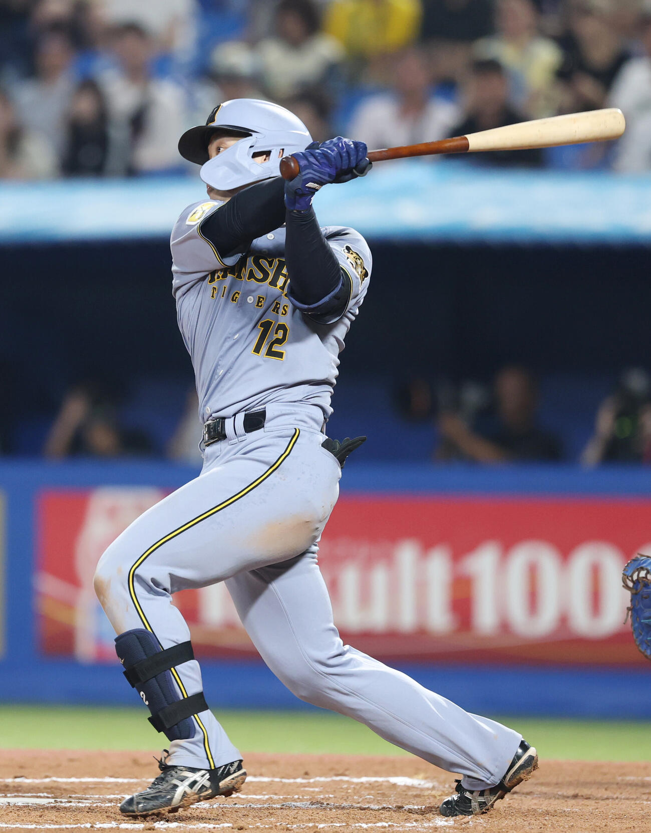 ヤクルト対阪神　6回表阪神1死一、三塁、3点本塁打を放つ坂本誠志郎（撮影・増田悦実）
