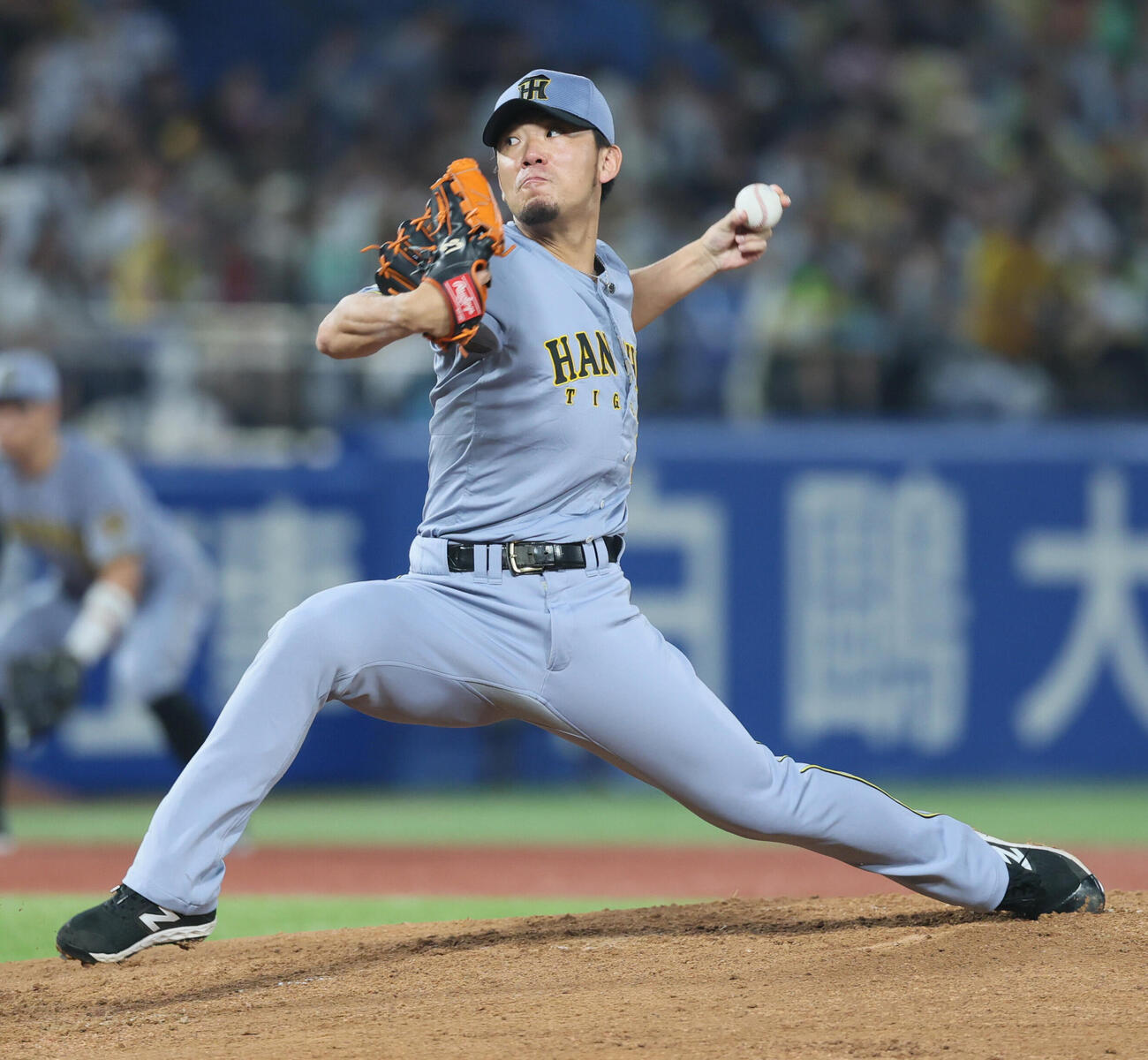 ヤクルト対阪神　力投する阪神先発伊藤将司（撮影・水谷安孝）