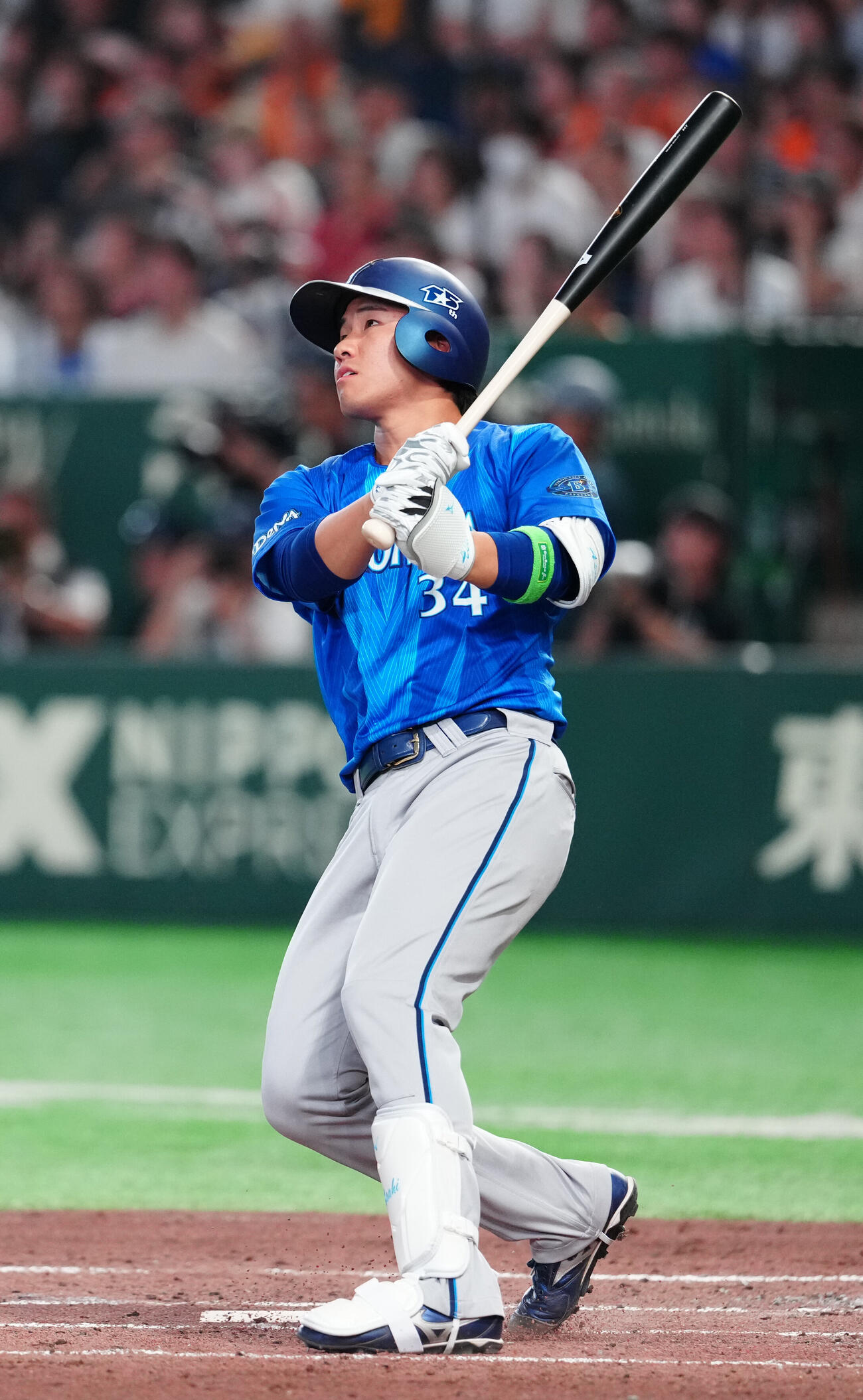 巨人対DeNA 2回表DeNA1死満塁、満塁本塁打を放つ宮下朝陽（撮影・江口和貴）