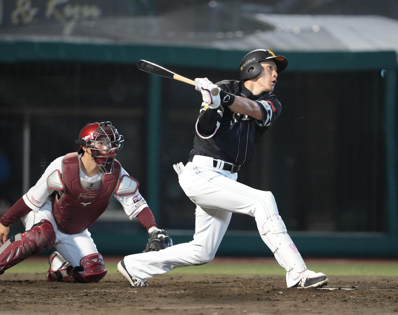 楽天対ソフトバンク　4回表ソフトバンク1死三塁、柳田悠岐は右前適時打を放つ（撮影・足立雅史）