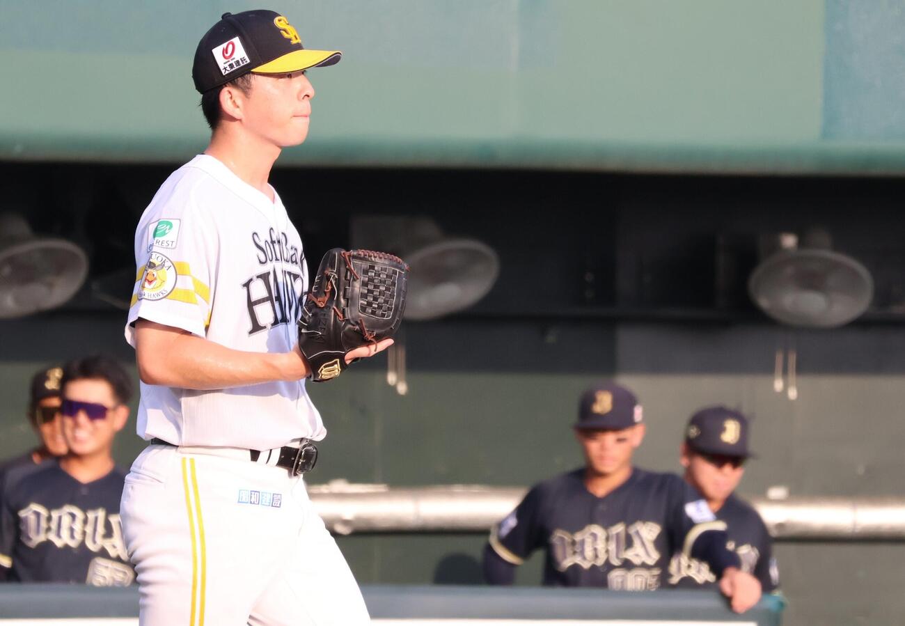 〈ファームリーグ　ソフトバンク対オリックス〉先発のソフトバンク大関は初回2死一塁、オリックス杉本に先制の右中間適時二塁打を許す