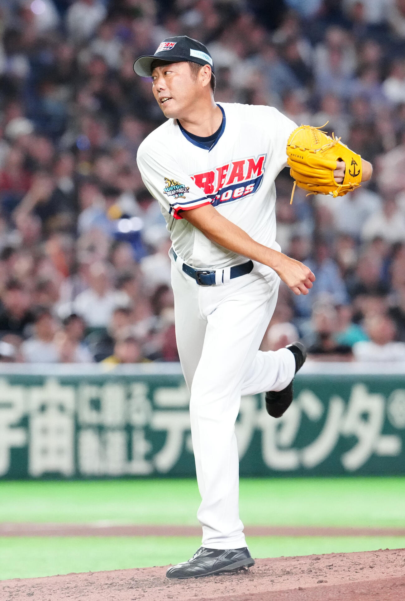 7月27日、ザ・プレミアム・モルツ球団対ドリーム・ヒーローズ　5回裏、投球するドリーム・ヒーローズの上原浩治氏