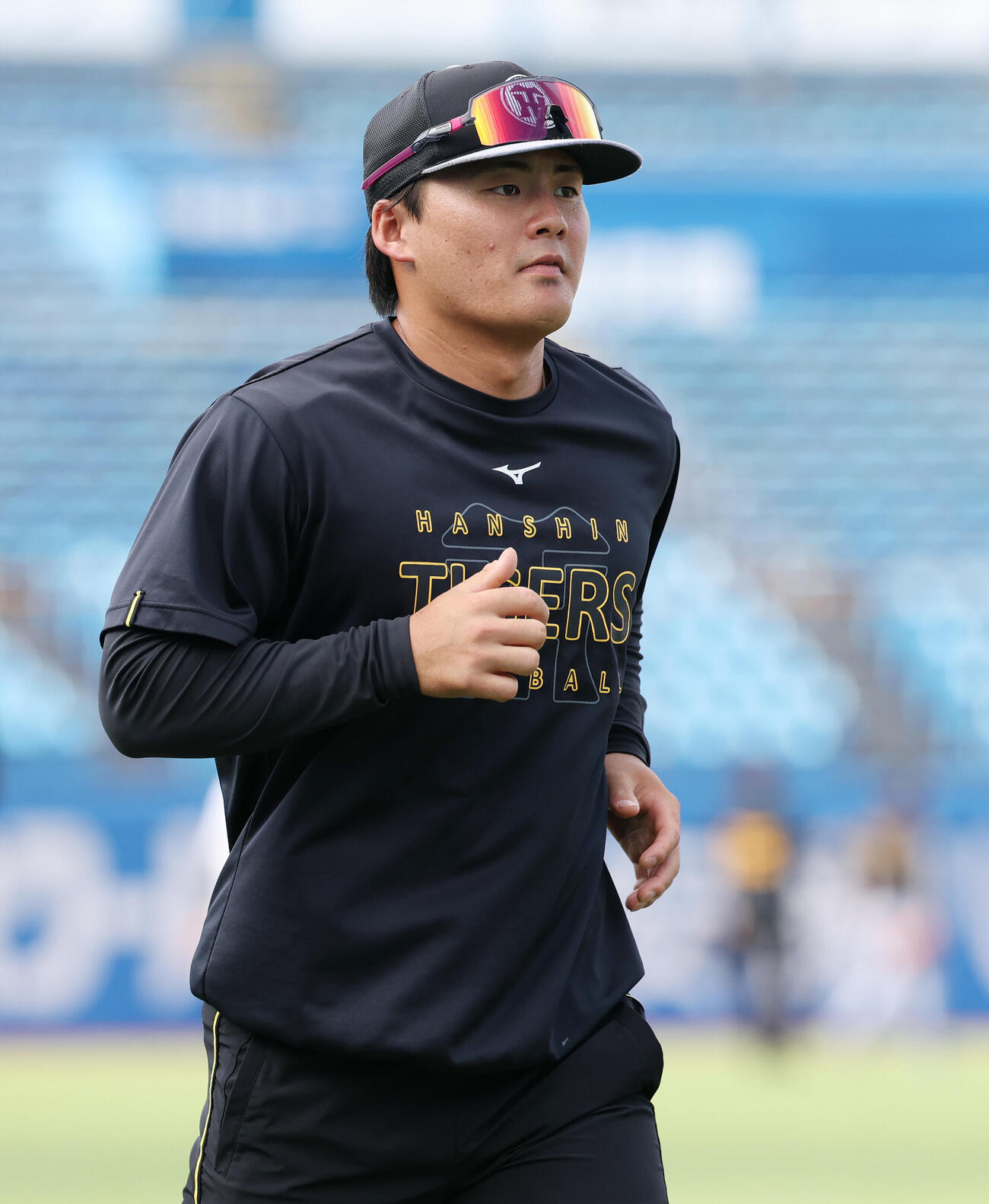 ヤクルト対阪神　試合前練習に臨む阪神前川右京（撮影・宮地輝）