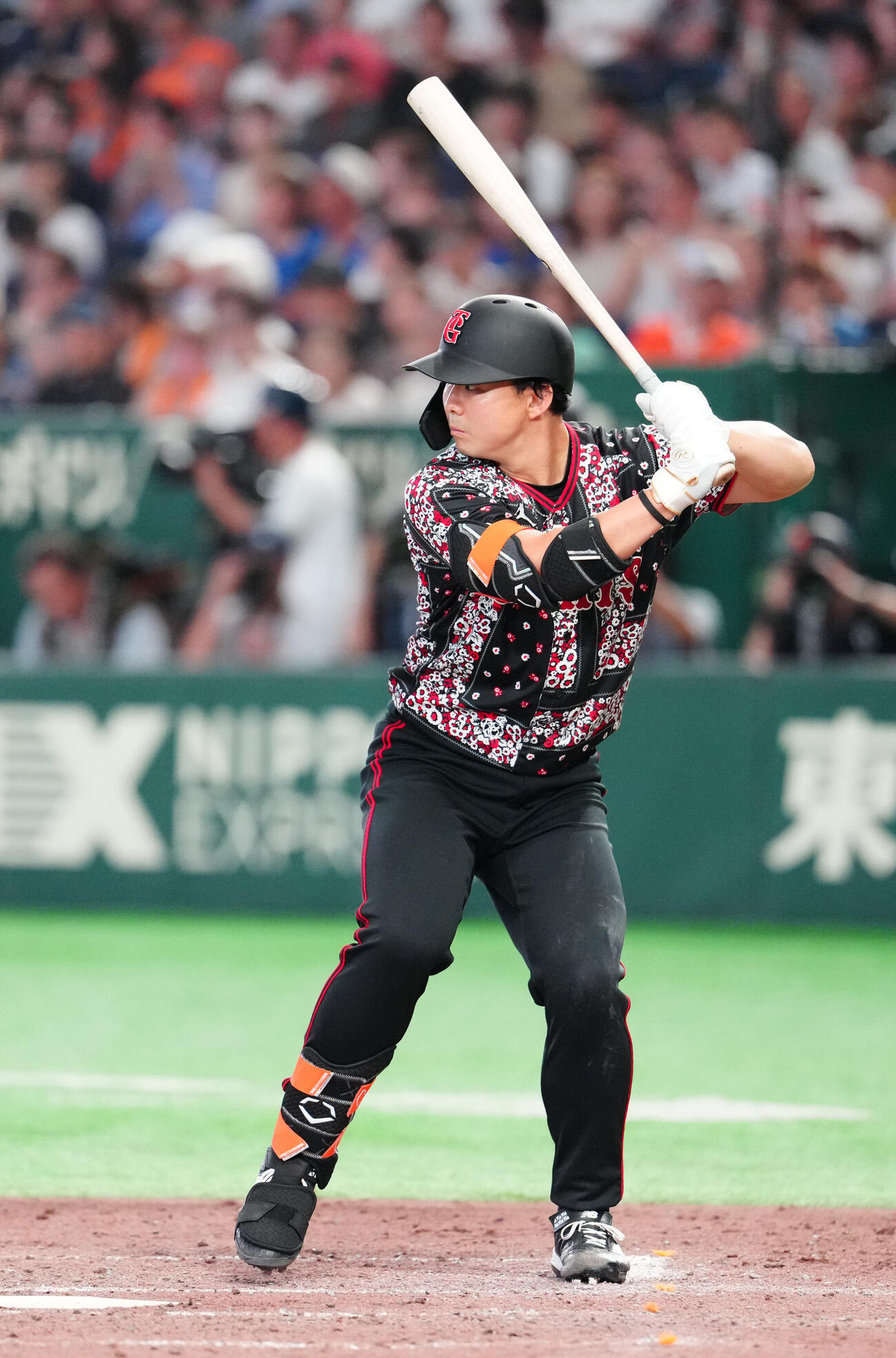 巨人対DeNA 5回裏巨人無死、打席に立つ小笠原慎之介（撮影・江口和貴）