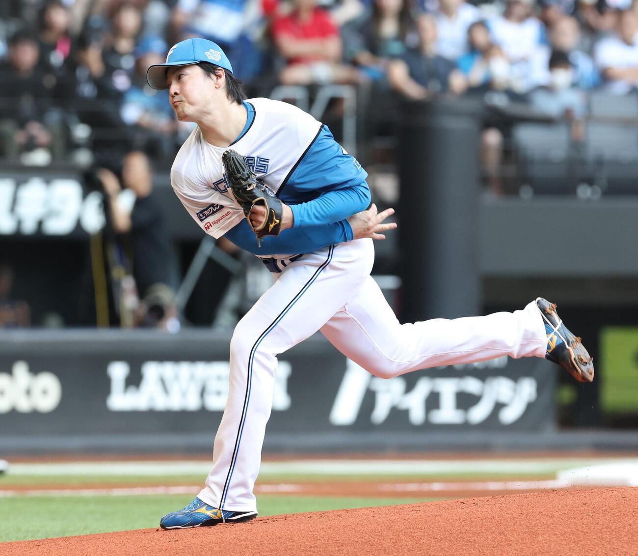 日本ハム対ロッテ　力投する日本ハム先発の有原航平（撮影・黒川智章）