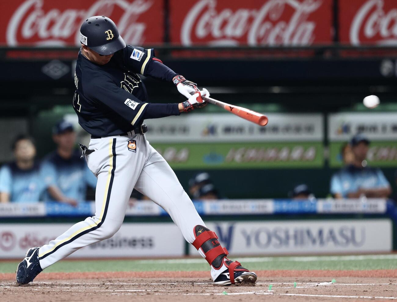 西武対オリックス　2回表オリックス1死二塁、先制適時二塁打を放つ紅林弘太郎（撮影・河田真司）
