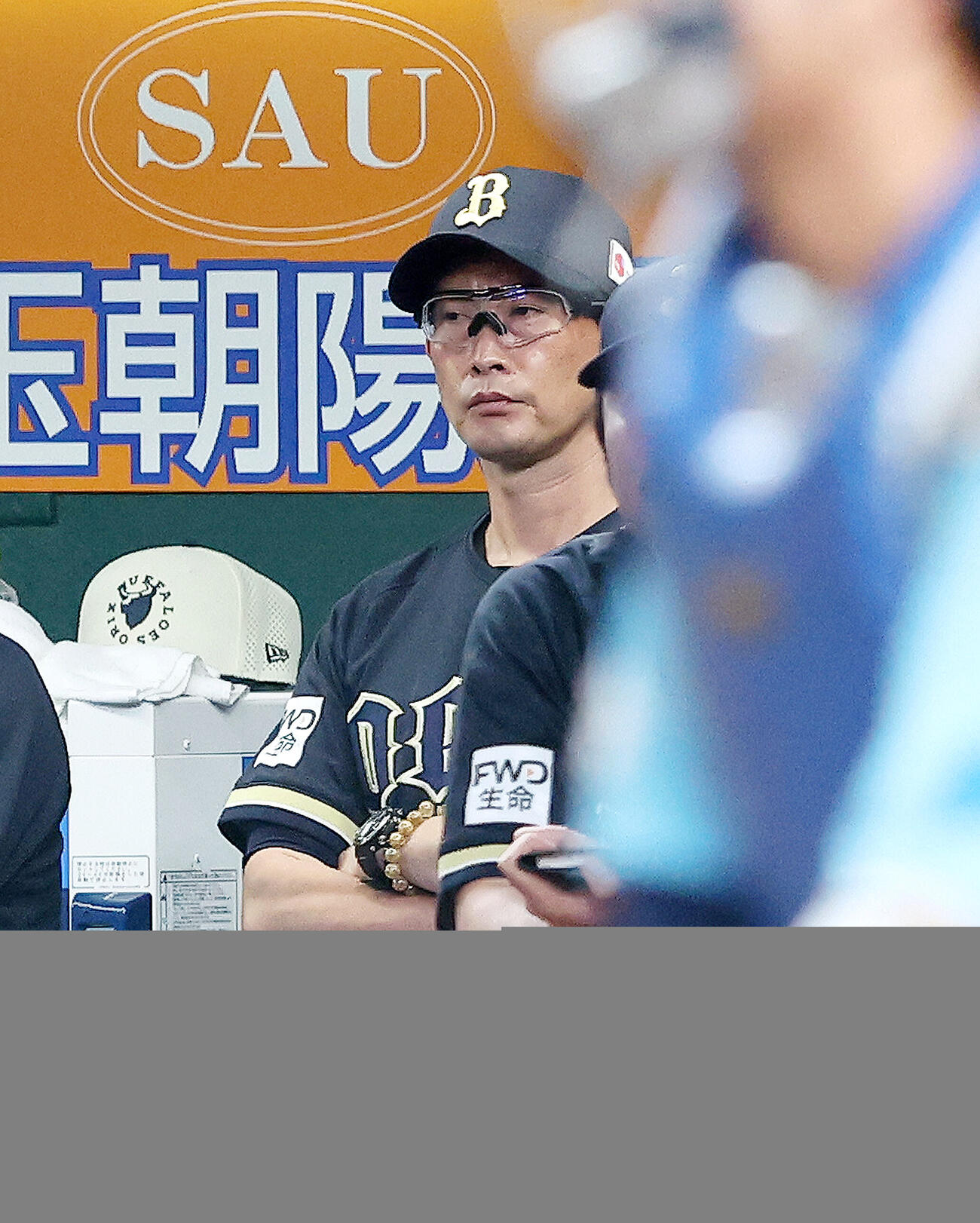 西武対オリックス　9回表、戦況を見守る岸田護監督（撮影・河田真司）