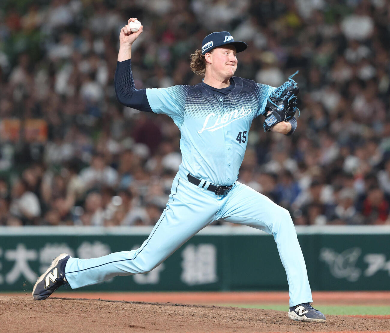 西武対オリックス　8回表、力投するウィンゲンター（撮影・河田真司）