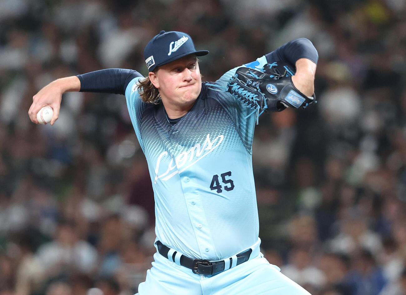 西武対オリックス　力投する西武2番手のウィンゲンター（撮影・河田真司）