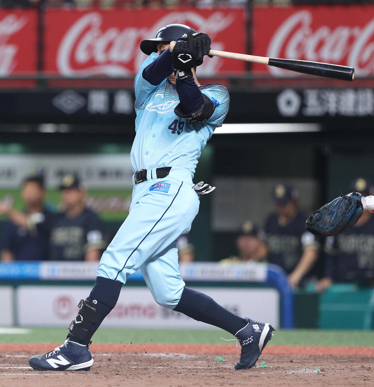 西武対オリックス　5回裏西武1死二塁、右前打を放つ若林楽人（撮影・河田真司）