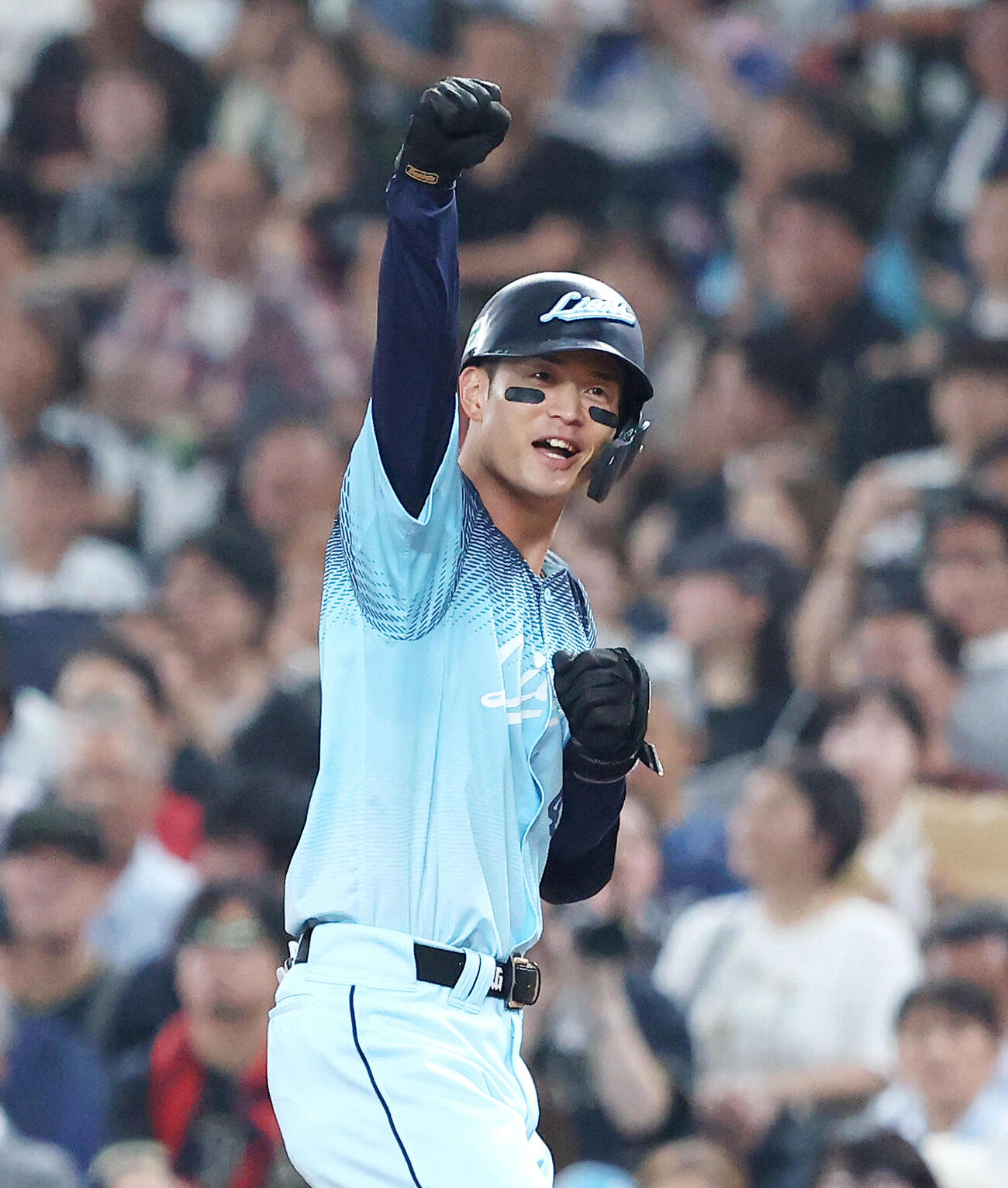 西武対オリックス　5回裏西武1死二塁、右前打を放ち出塁する若林楽人（撮影・河田真司）