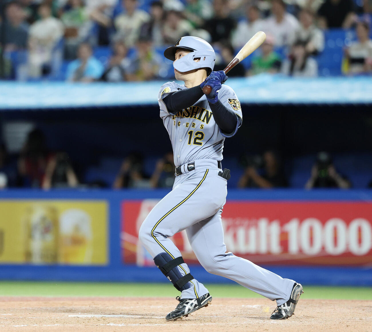 ヤクルト対阪神　9回表阪神無死、本塁打を放つ坂本誠志郎（撮影・宮地輝）