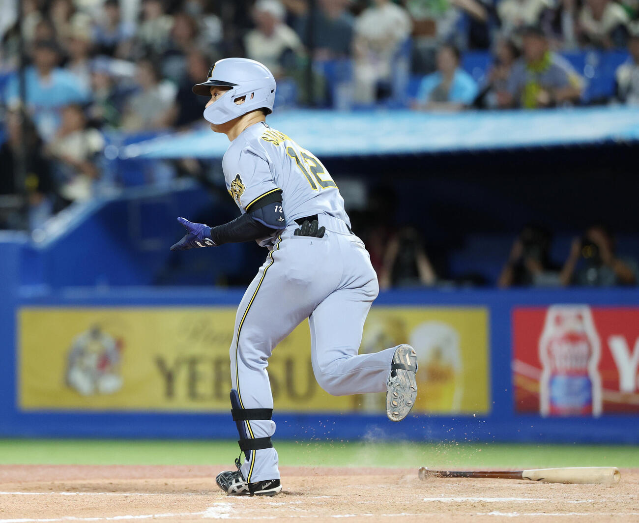 ヤクルト対阪神　9回表阪神無死、本塁打を放つ坂本誠志郎（撮影・宮地輝）