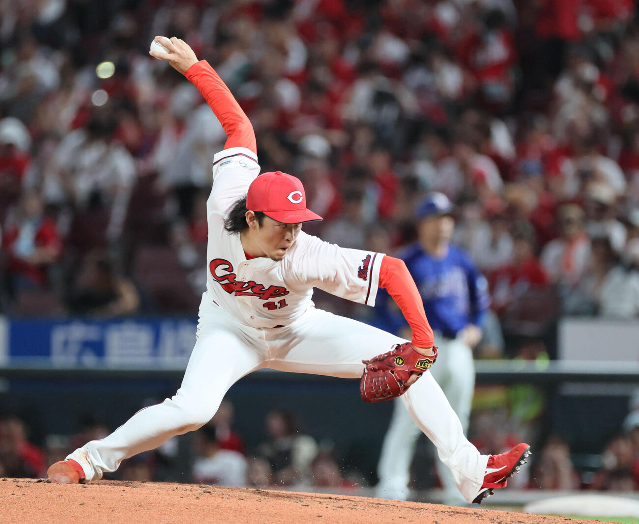 広島対中日　4回から登板、広島2番手の鈴木健矢（撮影・加藤孝規）