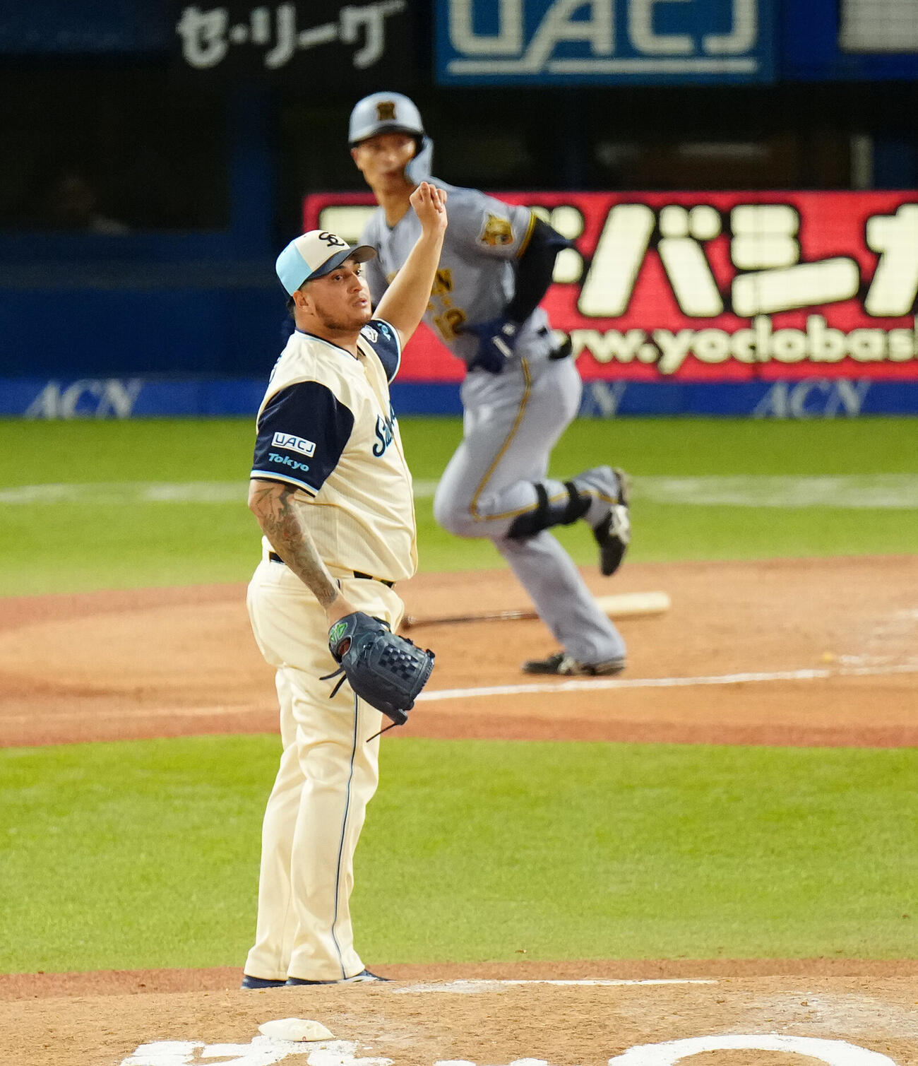 ヤクルト対阪神　9回表阪神無死、坂本誠志郎にソロ本塁打を浴びるホセ・キハダ（撮影・鈴木みどり）