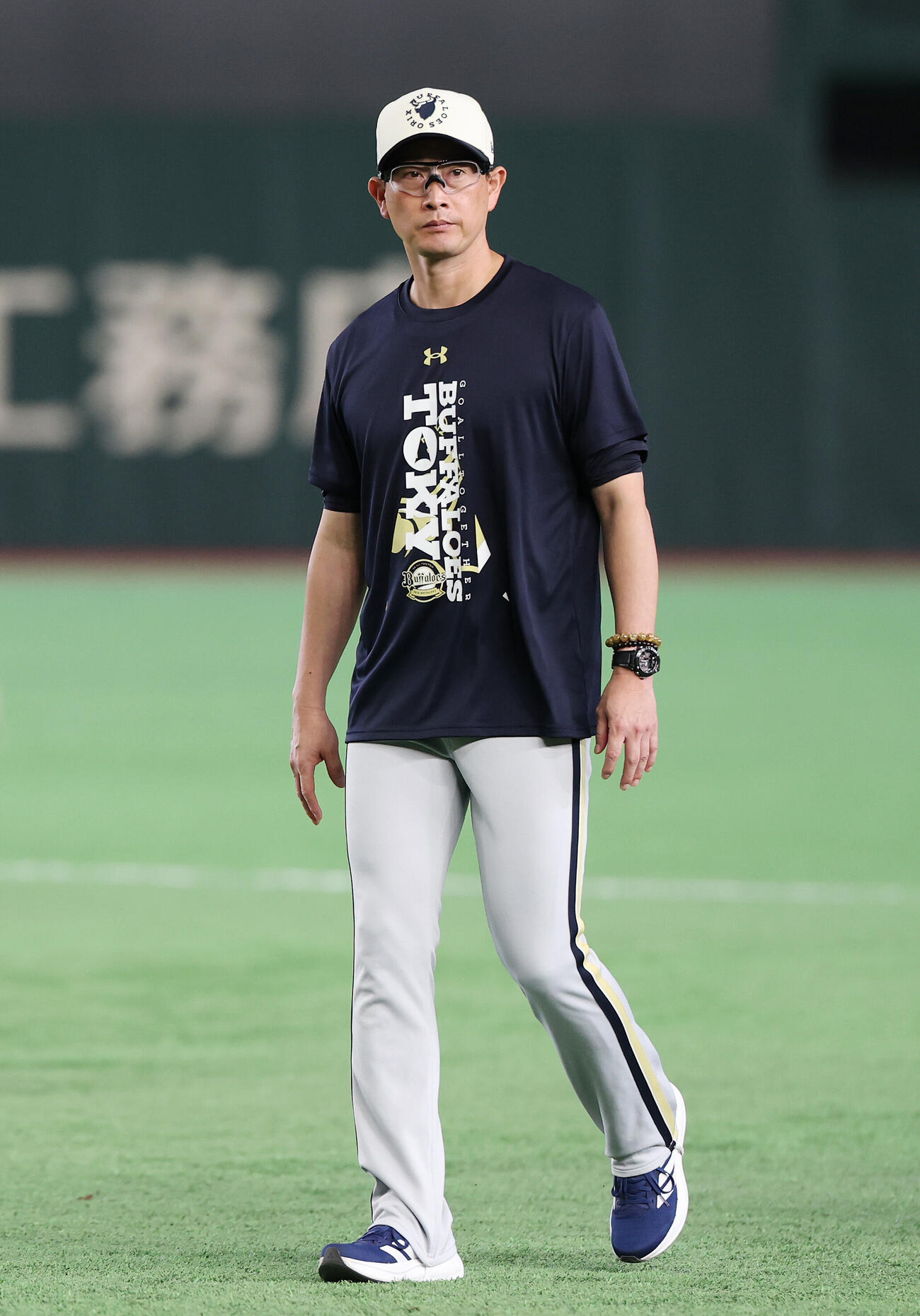オリックス対楽天　試合前練習を終え引き揚げるオリックス岸田護監督（撮影・宮地輝）