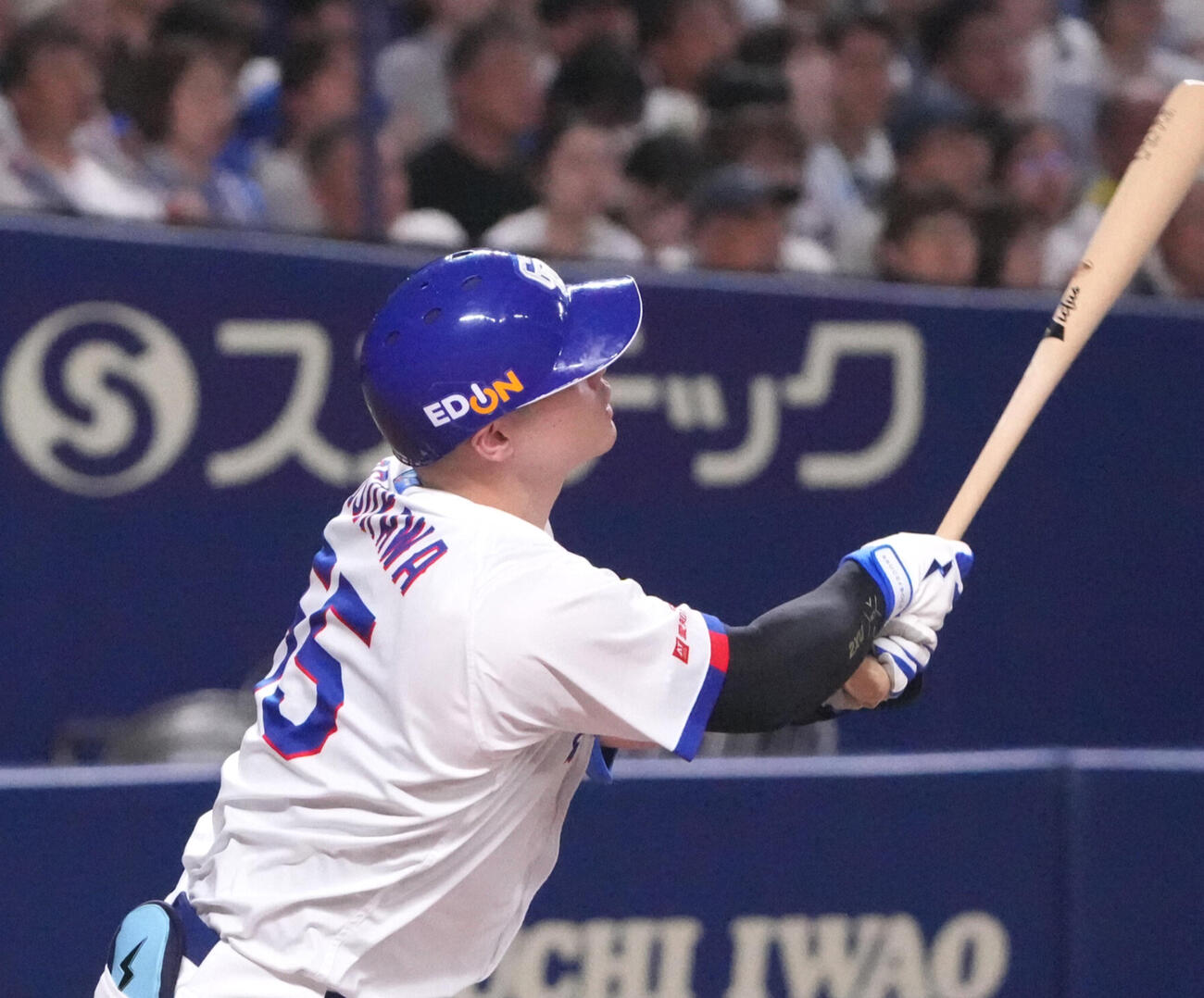 本塁打を放つ細川成也（2026年7月撮影）