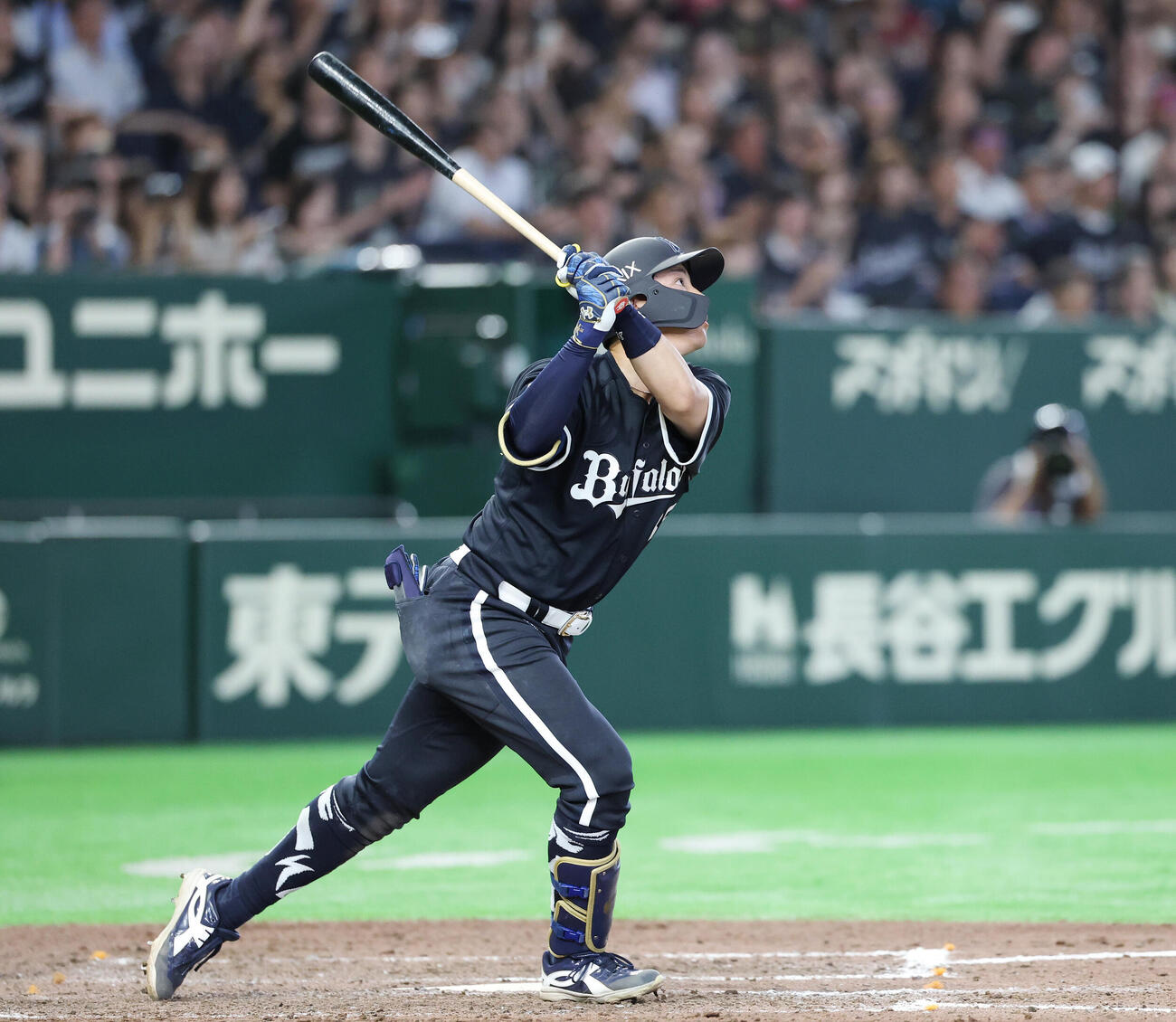 オリックス対楽天　9回裏オリックス1死一、二塁、サヨナラ本塁打を放つ来田涼斗（撮影・宮地輝）