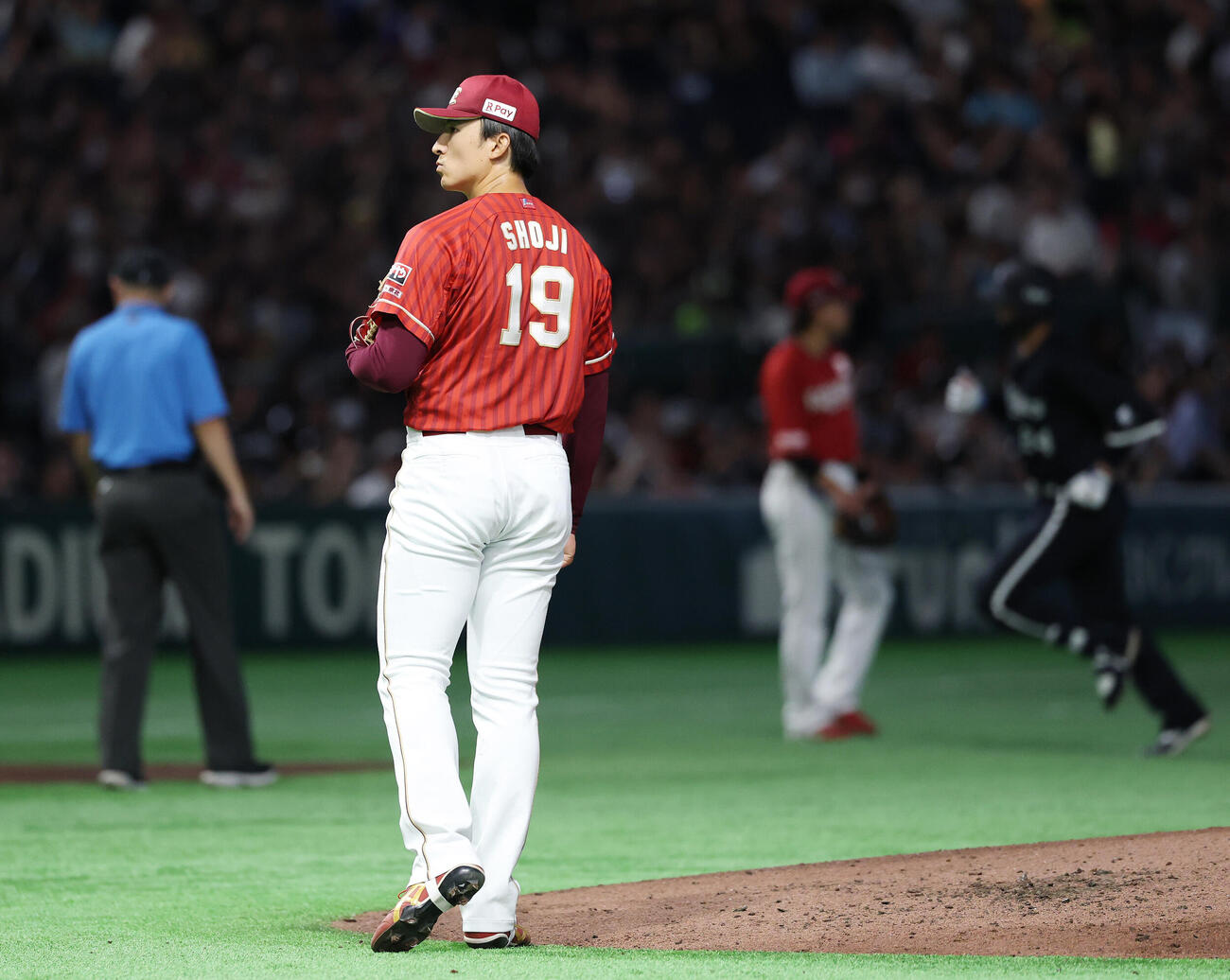 オリックス対楽天　2回裏オリックス2死一塁、紅林弘太郎に2点本塁打を浴びる庄司陽斗（撮影・宮地輝）