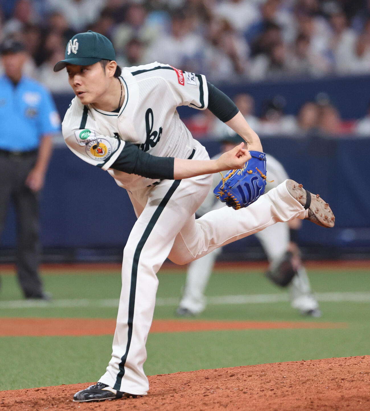ソフトバンク対日本ハム　8回から登板のソフトバンク2番手松本裕樹（撮影・西尾就之）