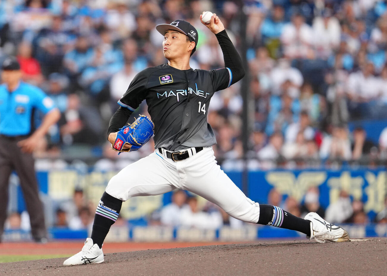 ロッテ対西武　先発し力投するロッテ小島和哉（撮影・鈴木みどり）