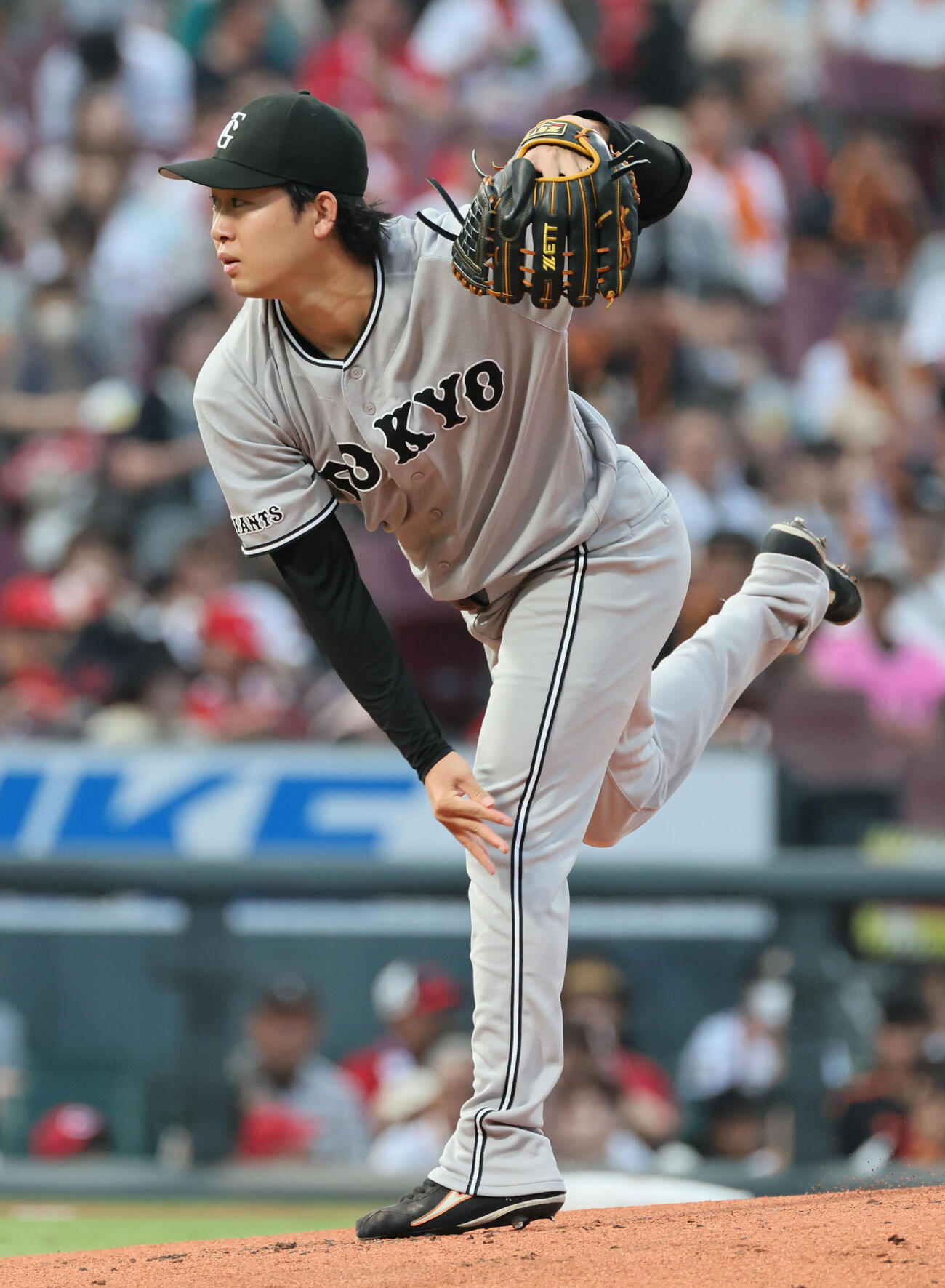 広島対巨人　巨人先発の山崎伊織（撮影・加藤孝規）