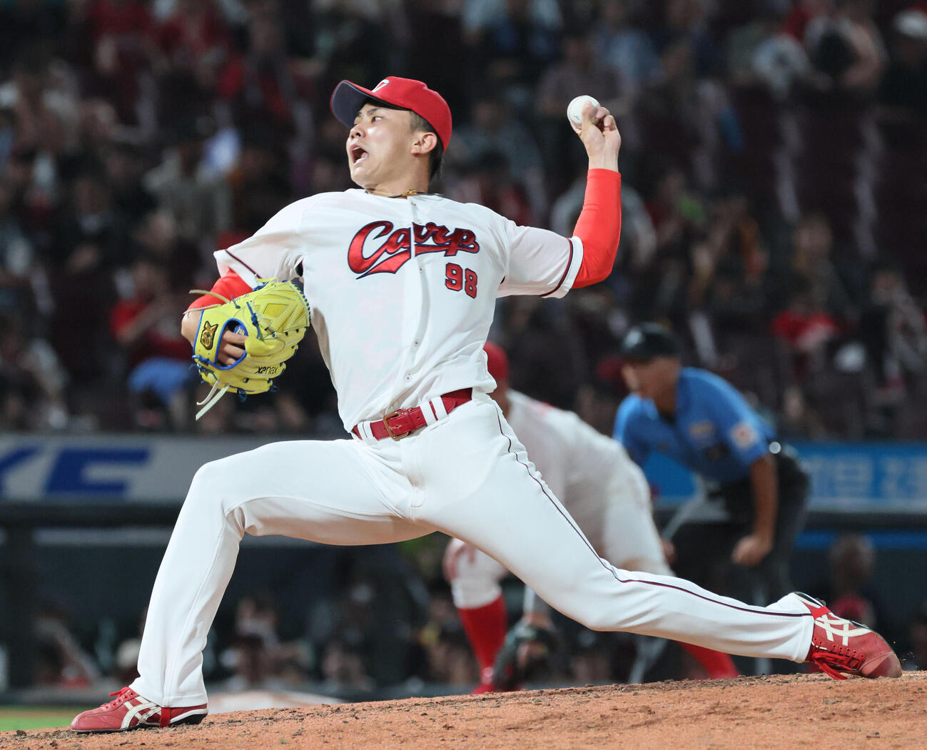 広島対巨人　11回表巨人、広島7番手の辻大雅（撮影・加藤孝規）