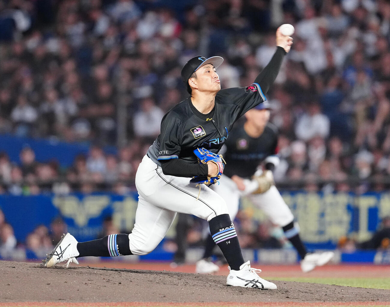 ロッテ対西武　先発し力投するロッテ小島和哉（撮影・鈴木みどり）