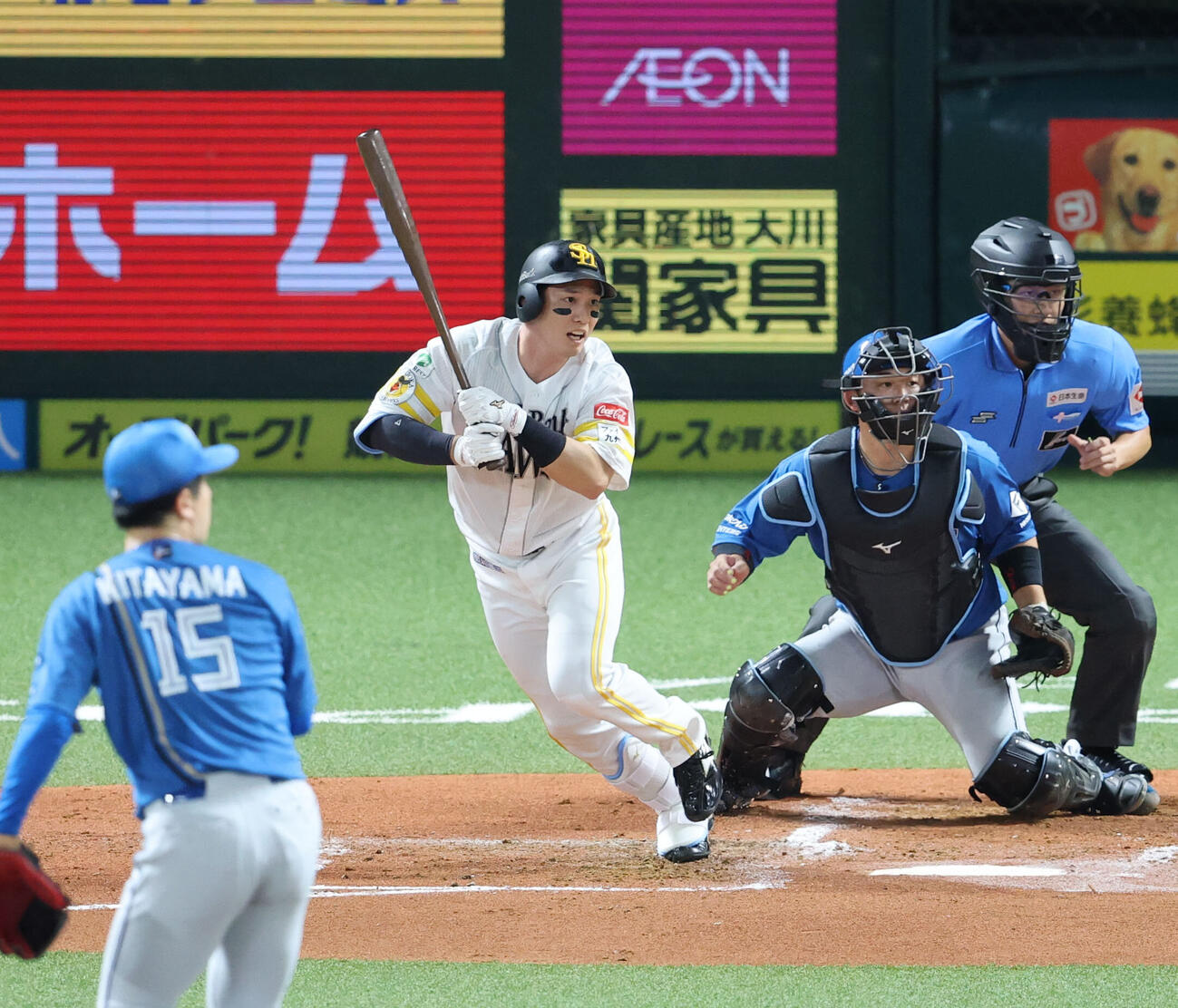 ソフトバンク対日本ハム　1回裏ソフトバンク1死三塁、栗原陵矢は左前に勝ち越し適時打を放つ（撮影・梅根麻紀）