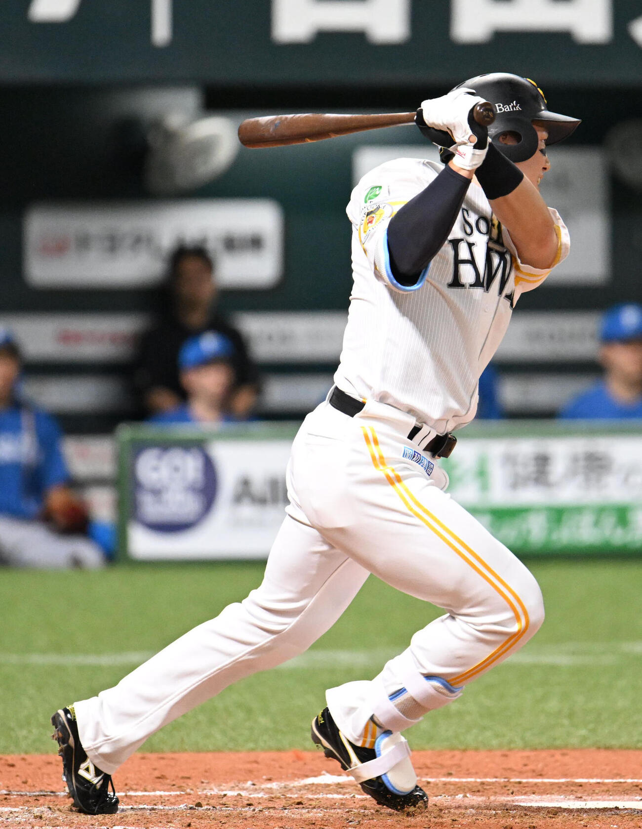 ソフトバンク対日本ハム　1回裏ソフトバンク1死三塁、栗原陵矢は勝ち越し適時打を放つ（撮影・林敢治）