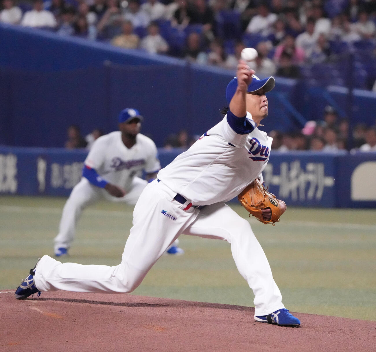 中日対ヤクルト　1回表、登板する中日先発の涌井秀章（撮影・森本幸一）