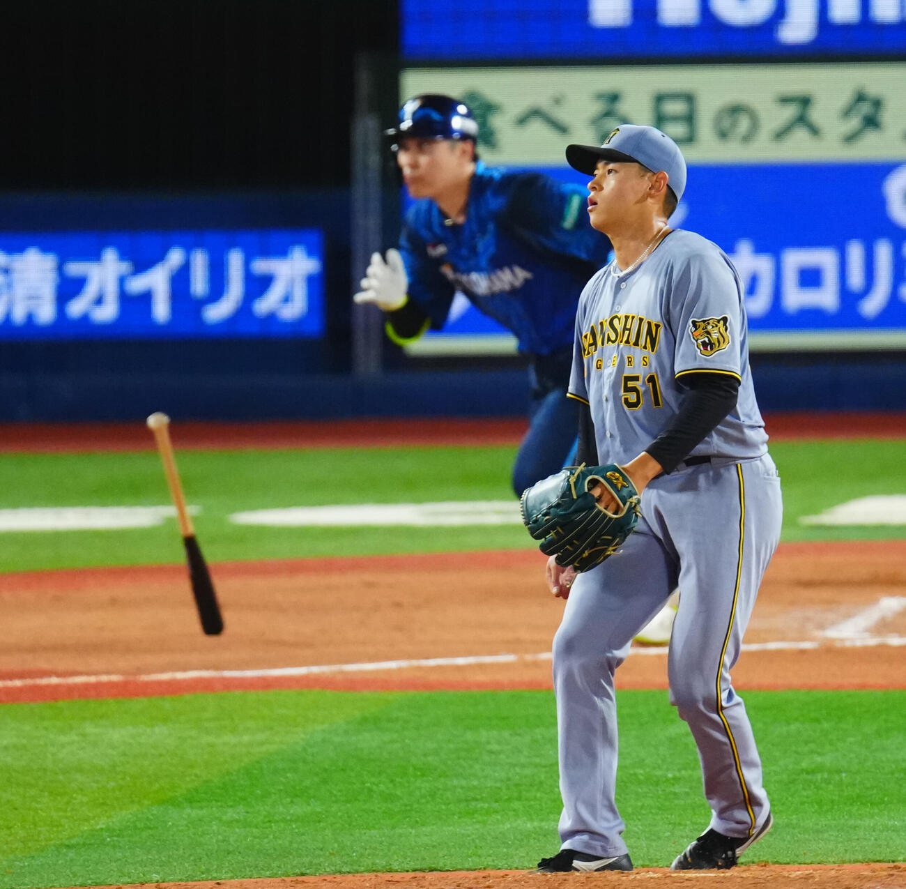 DeNA対阪神　6回裏DeNA1死一、二塁、佐野恵太に適時二塁打を許す早川太貴（撮影・垰建太）