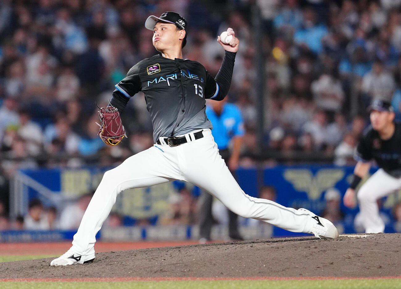 ロッテ対西武　先発し力投するロッテ毛利海大（撮影・鈴木みどり）