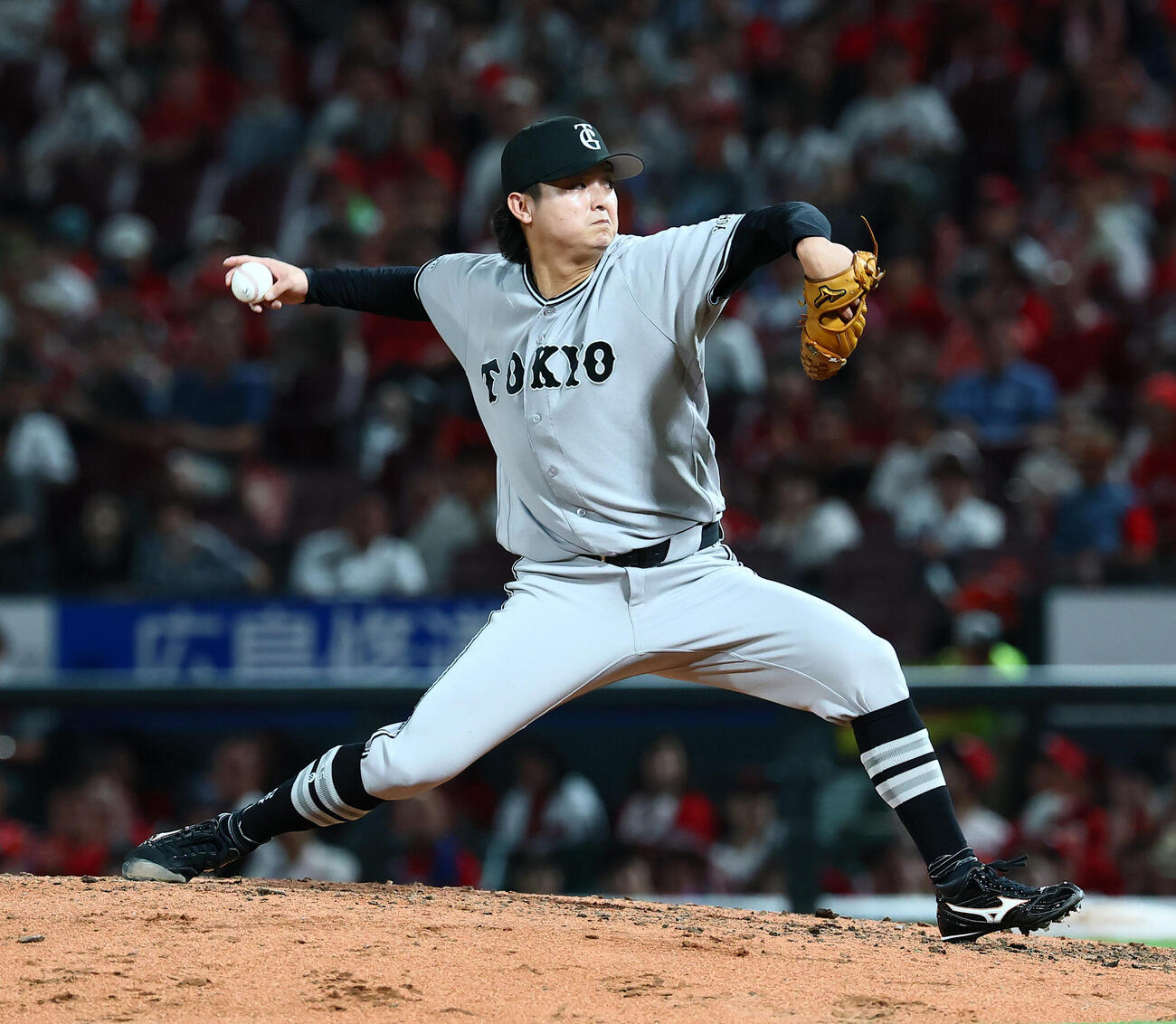 広島対巨人　8回裏、巨人3番手で登板する田中瑛斗（撮影・加藤哉）