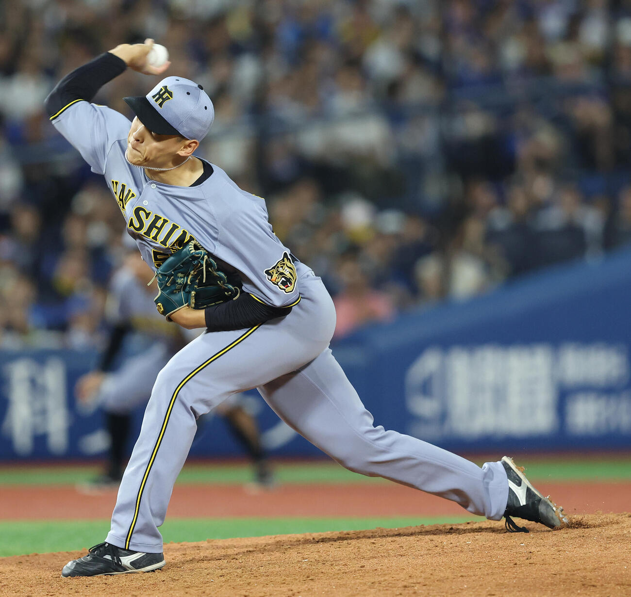 DeNA対阪神　5回裏、力投する早川太貴（撮影・河田真司）