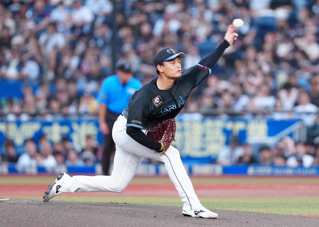 ロッテ対西武　先発し力投するロッテ毛利海大（撮影・鈴木みどり）