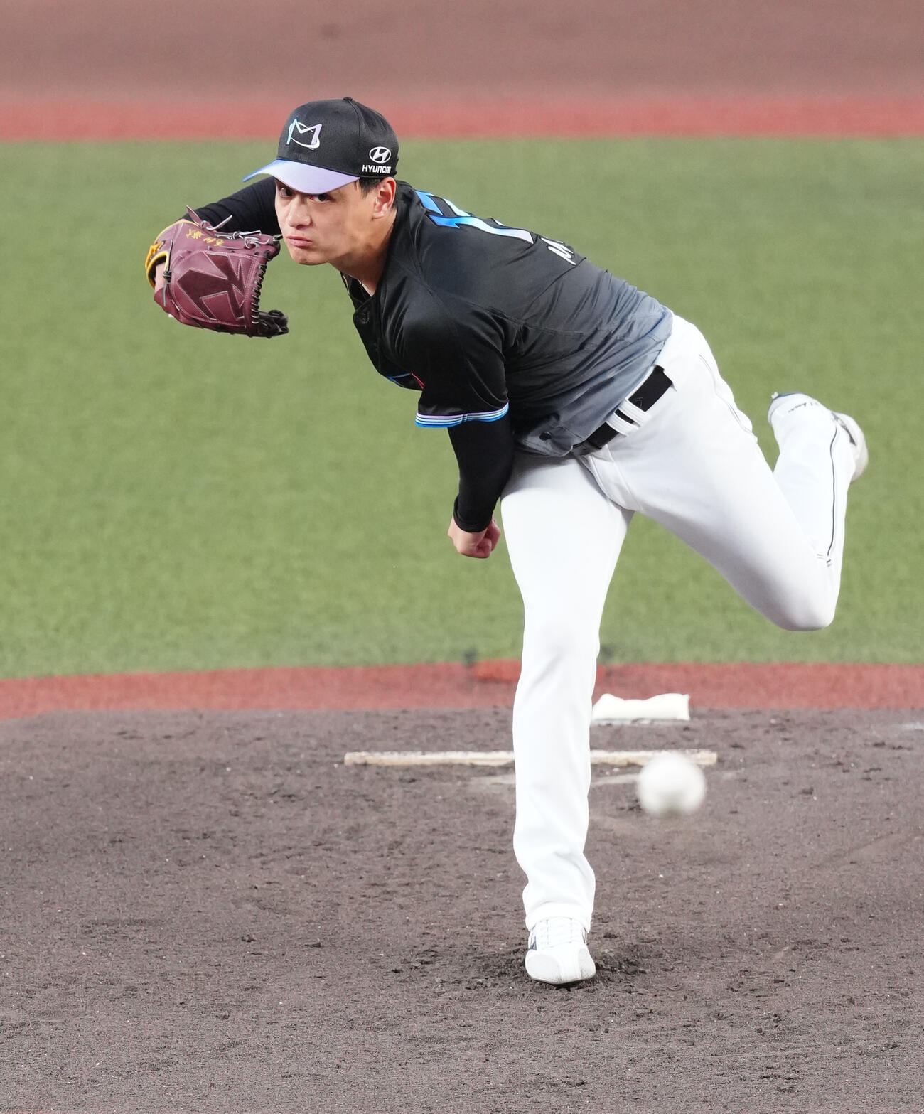 ロッテ対西武　先発し力投するロッテ毛利海大（撮影・鈴木みどり）