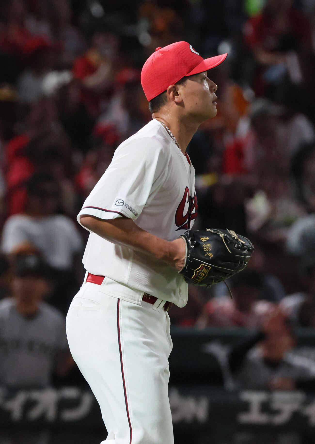 広島対巨人　5回表巨人1死二、三塁、小浜佑斗に左2点適時打を浴びた森翔平（撮影・加藤孝規）